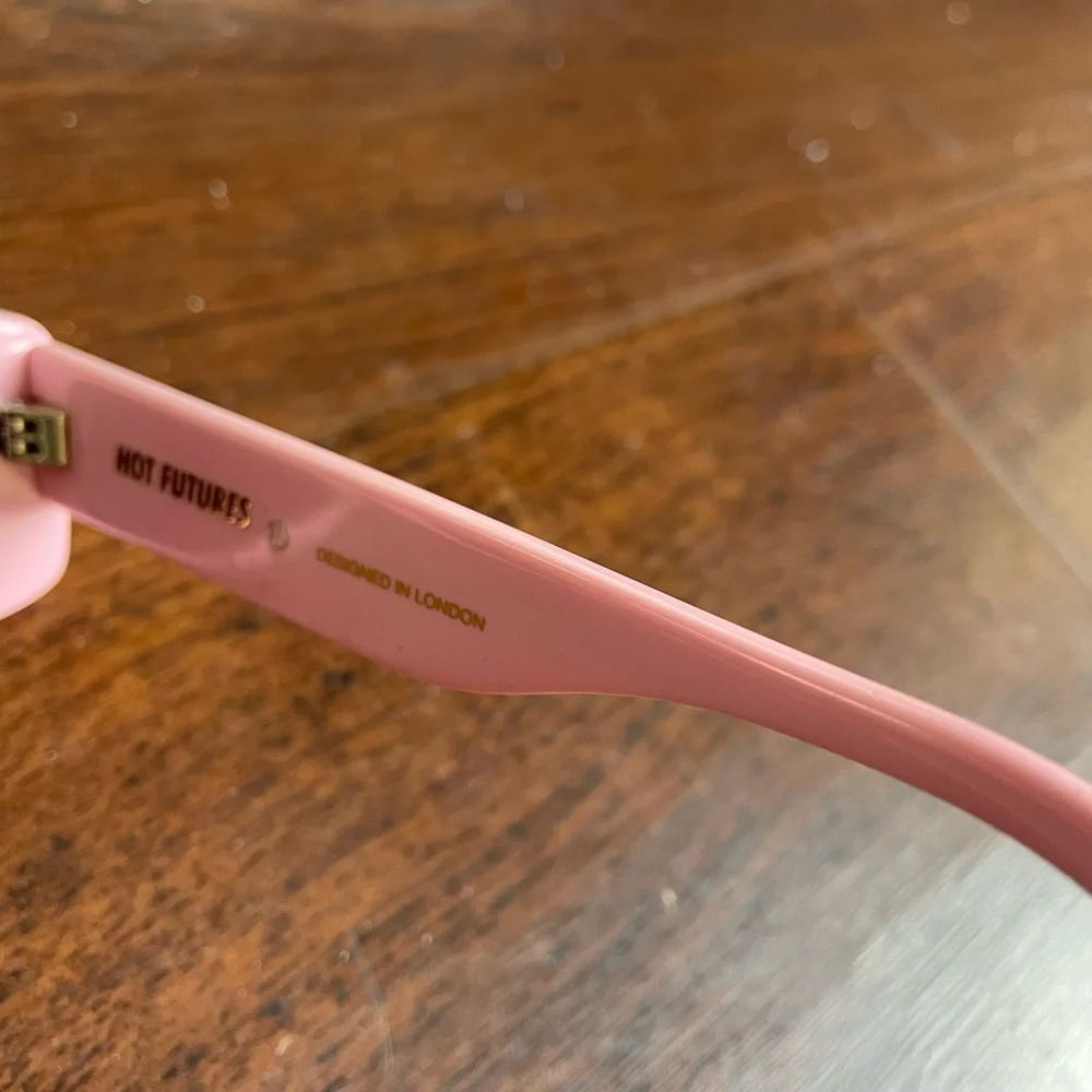 Hot Futures baby pink